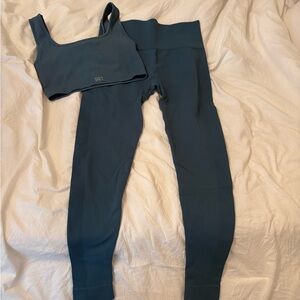 Set Active Workout Set Size Small both pieces